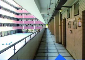 市教育局廣大附中（大學(xué)城校區(qū)）教學(xué)樓、行政樓及學(xué)生宿舍走廊地面防滑施工項目